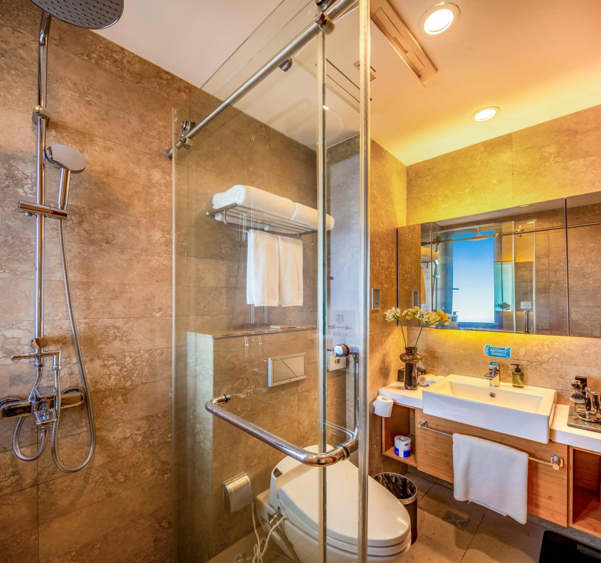 Court Premier Aparthotel