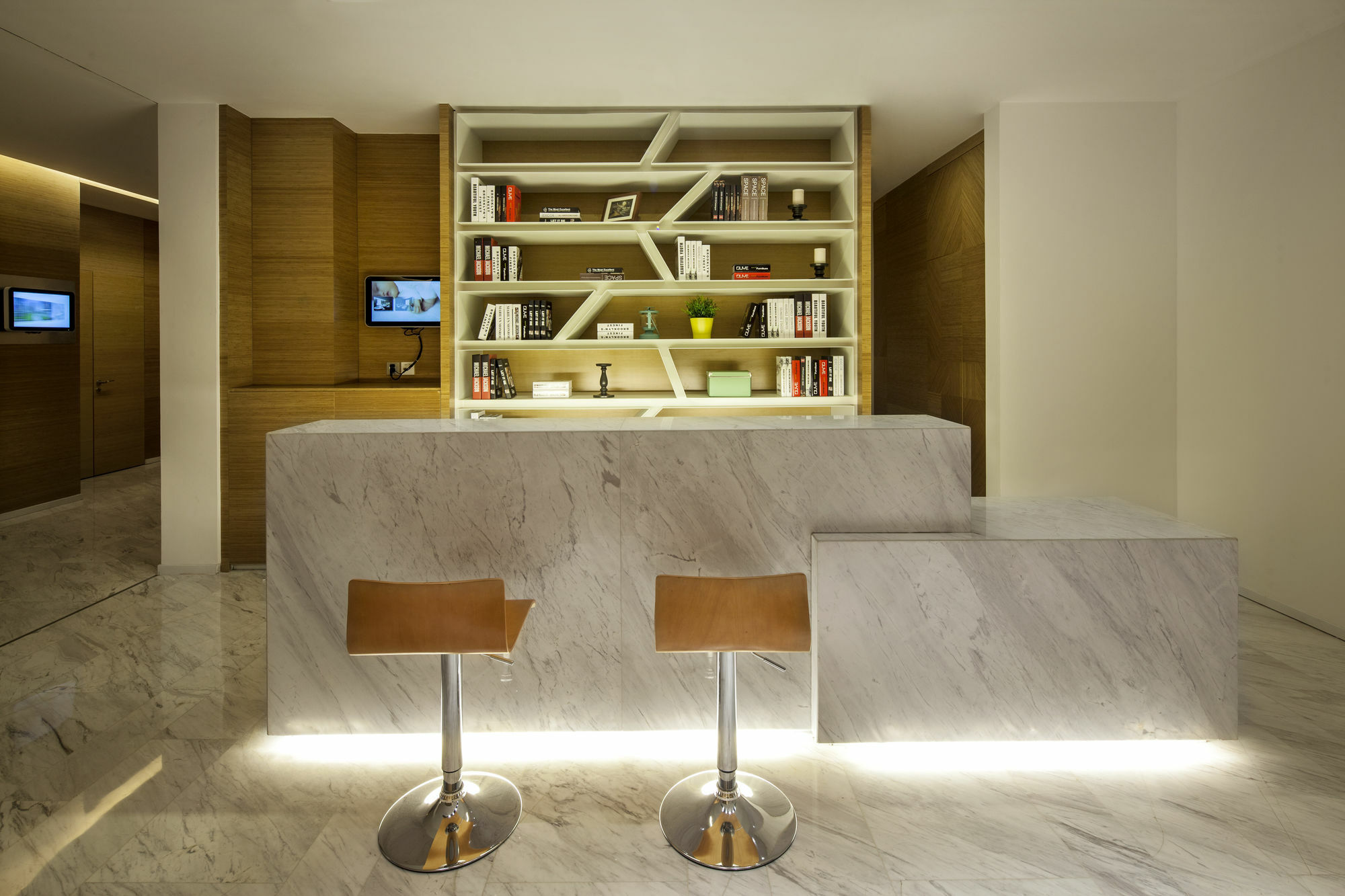 Court Premier Aparthotel